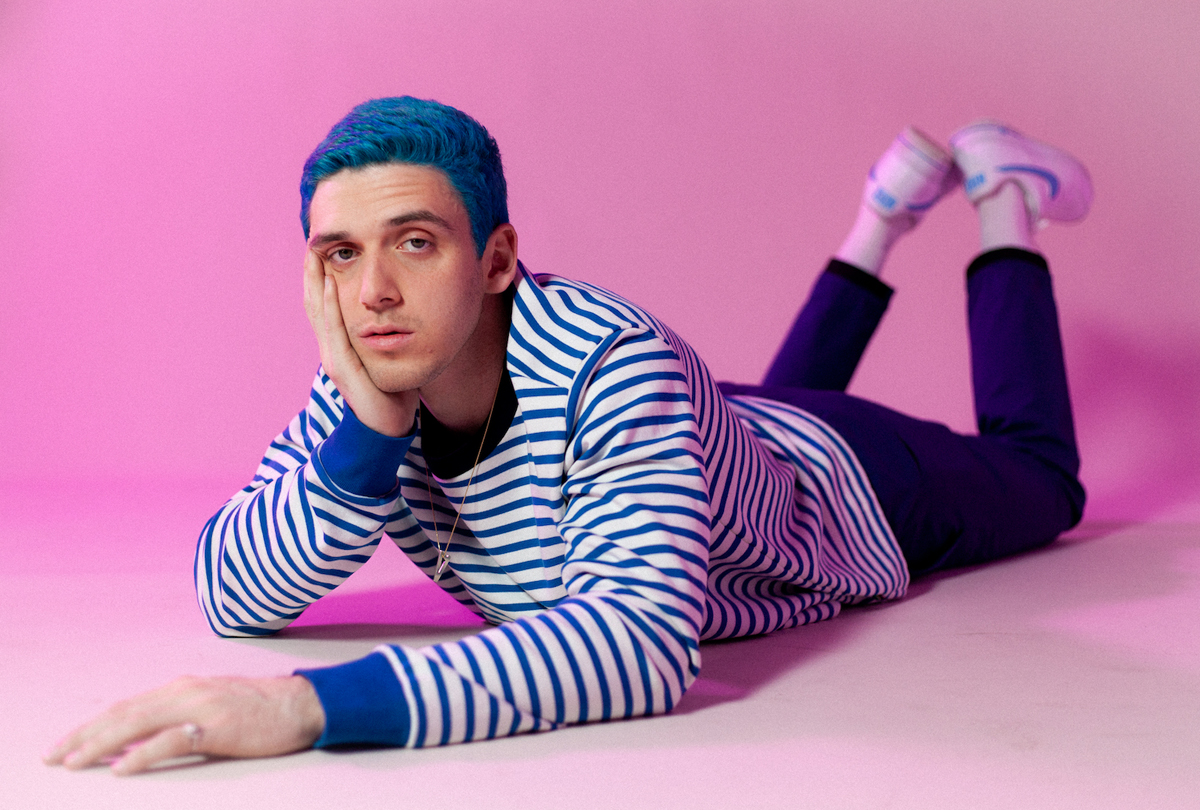 Lauv de retour avec le tube pop Drugs &amp; The Internet