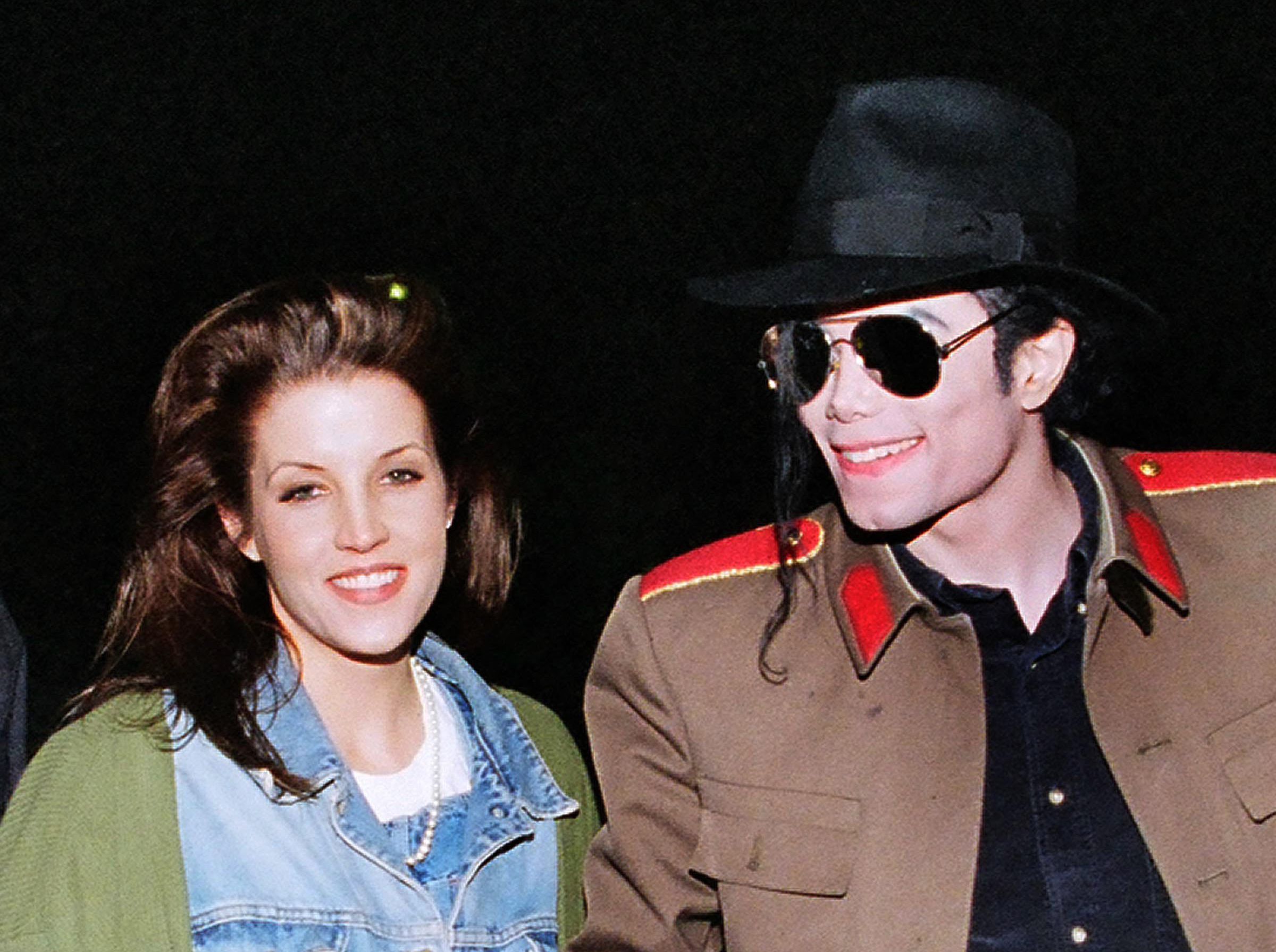 Michael Jackson marié à Lisa Marie Presley juste par intérêt ? Une ex employée balance !