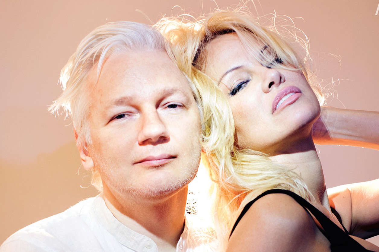 Pamela Anderson l’avoue, son ex Julian Assange lui manque !