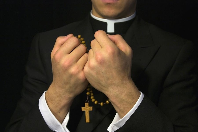 Pasteur, il quitte l’Église pour devenir mannequin !