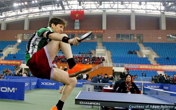 Voici sans doute le meilleur joueur de tennis de table au monde