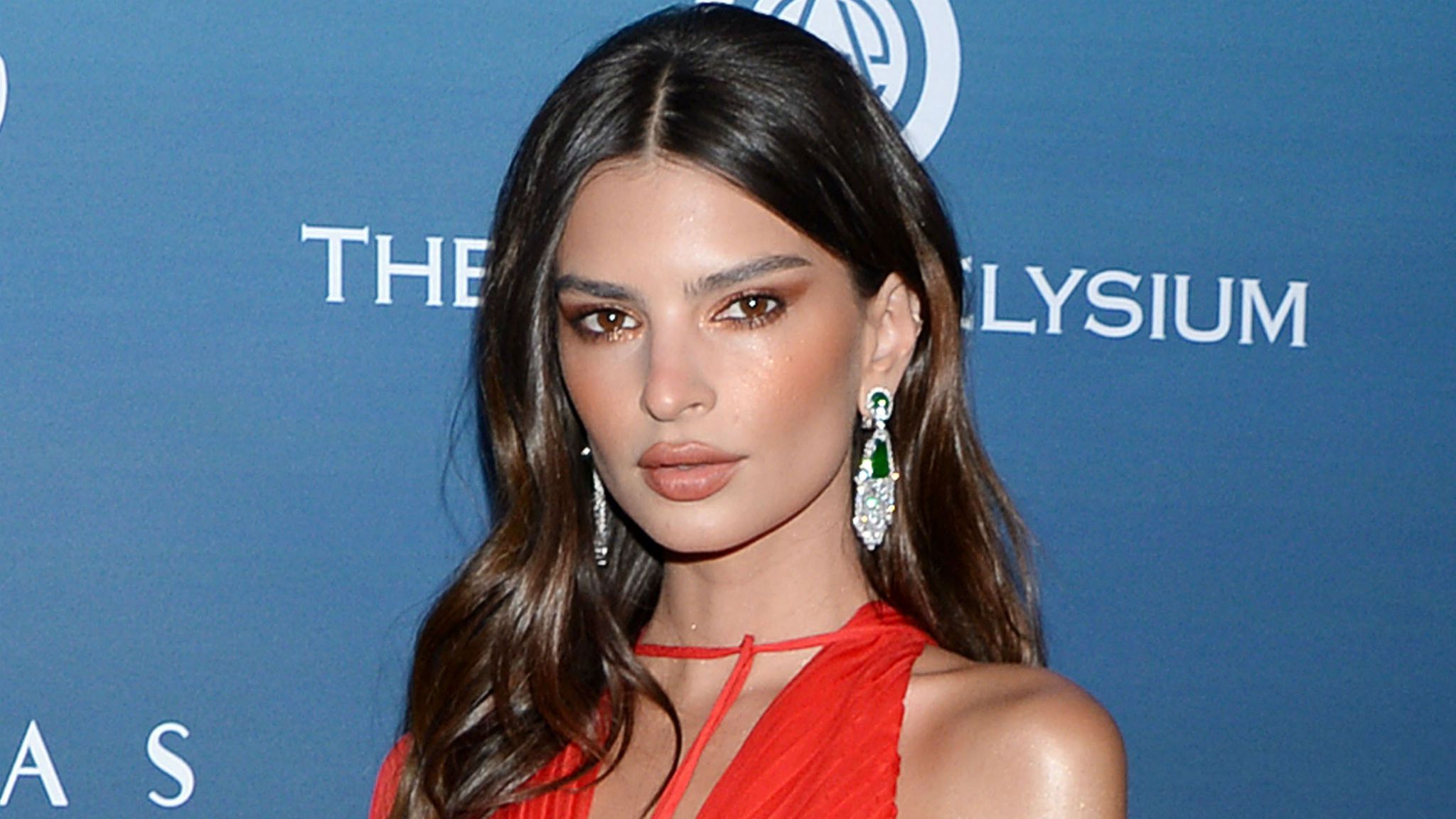 Emily Ratajkowski : le mannequin dévoile un incroyable maquillage sur Instagram