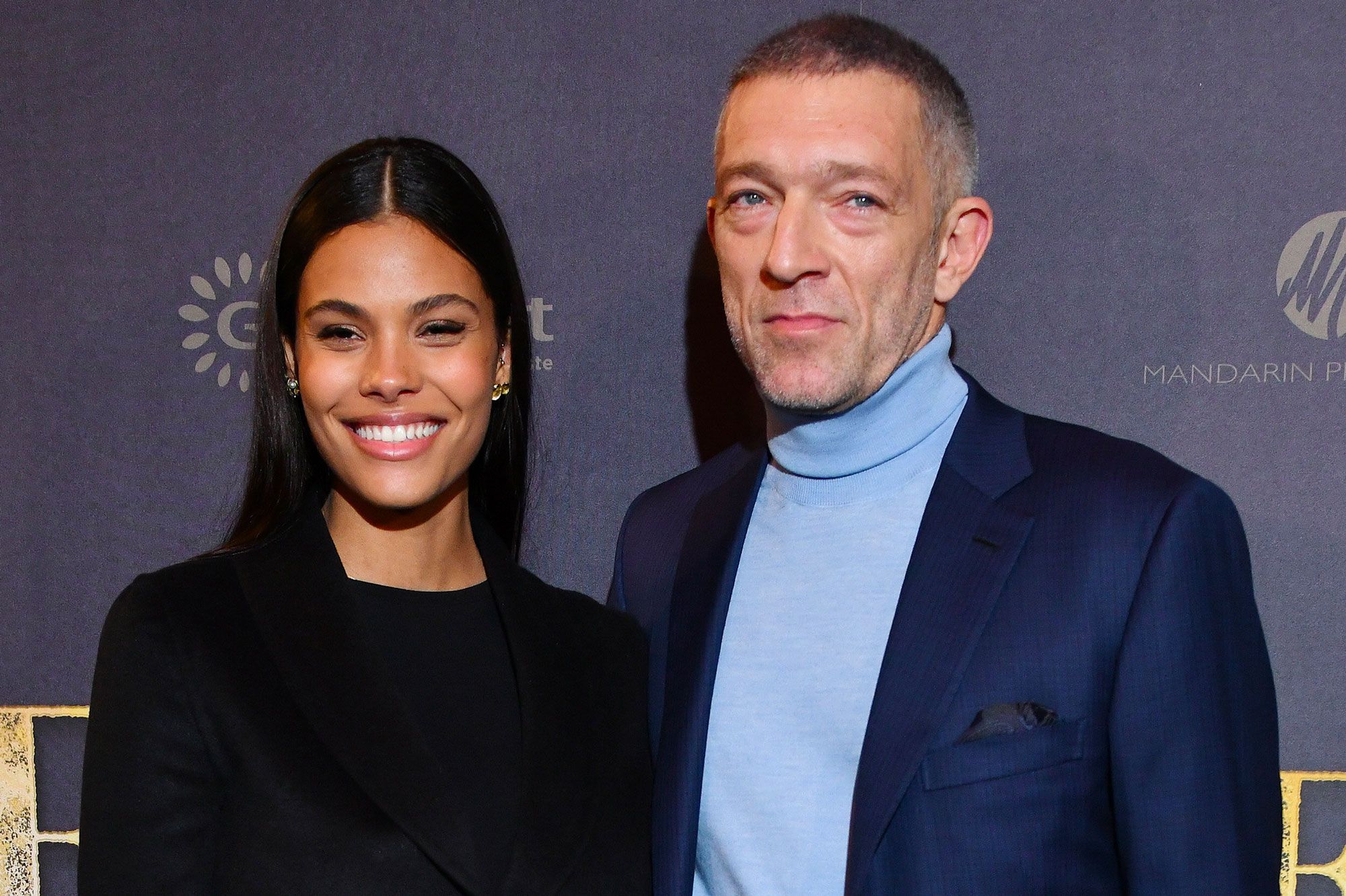 Festival de Cannes : Tina Kunakey et Vincent Cassel s'offrent une balade avec leur bébé