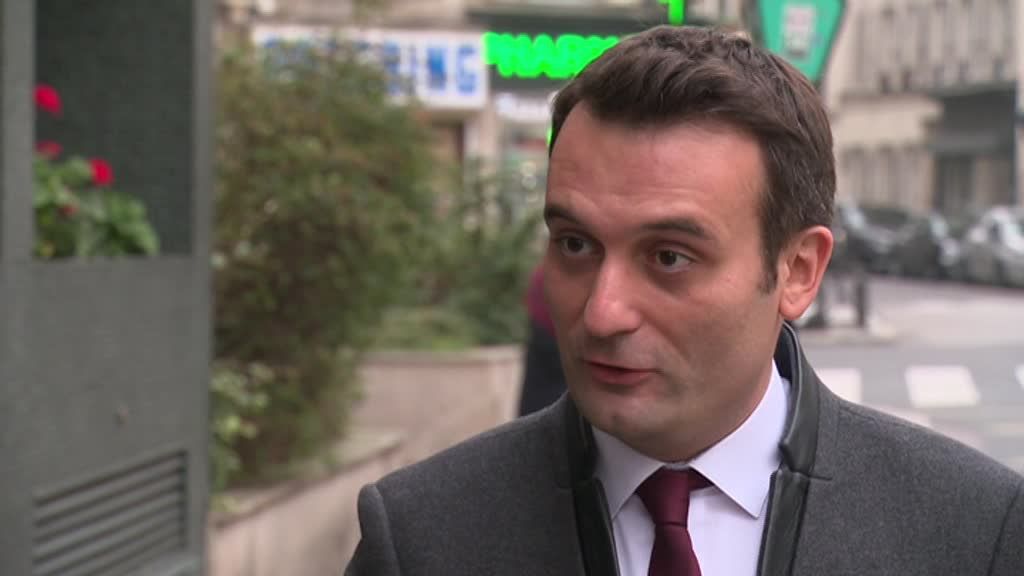 Florian Philippot devient la risée du web après avoir décroché le drapeau européen