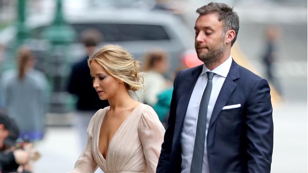 Jennifer Lawrence bientôt mariée : Découvrez la comédienne dans sa somptueuse robe de fiançailles !