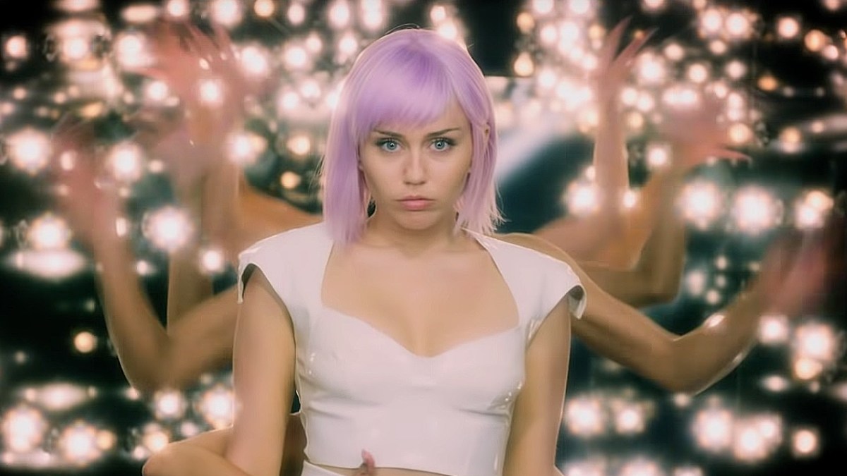 Miley Cyrus : la star au coeur du trailer de la saison 5 de Black Mirror