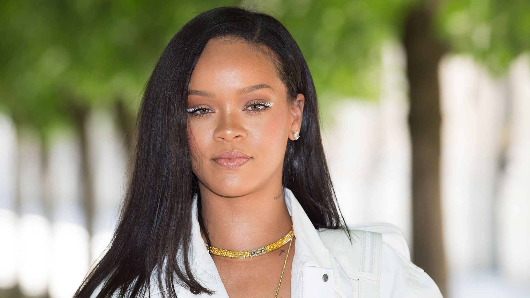 Rihanna enflamme la Toile avec son fessier bombé
