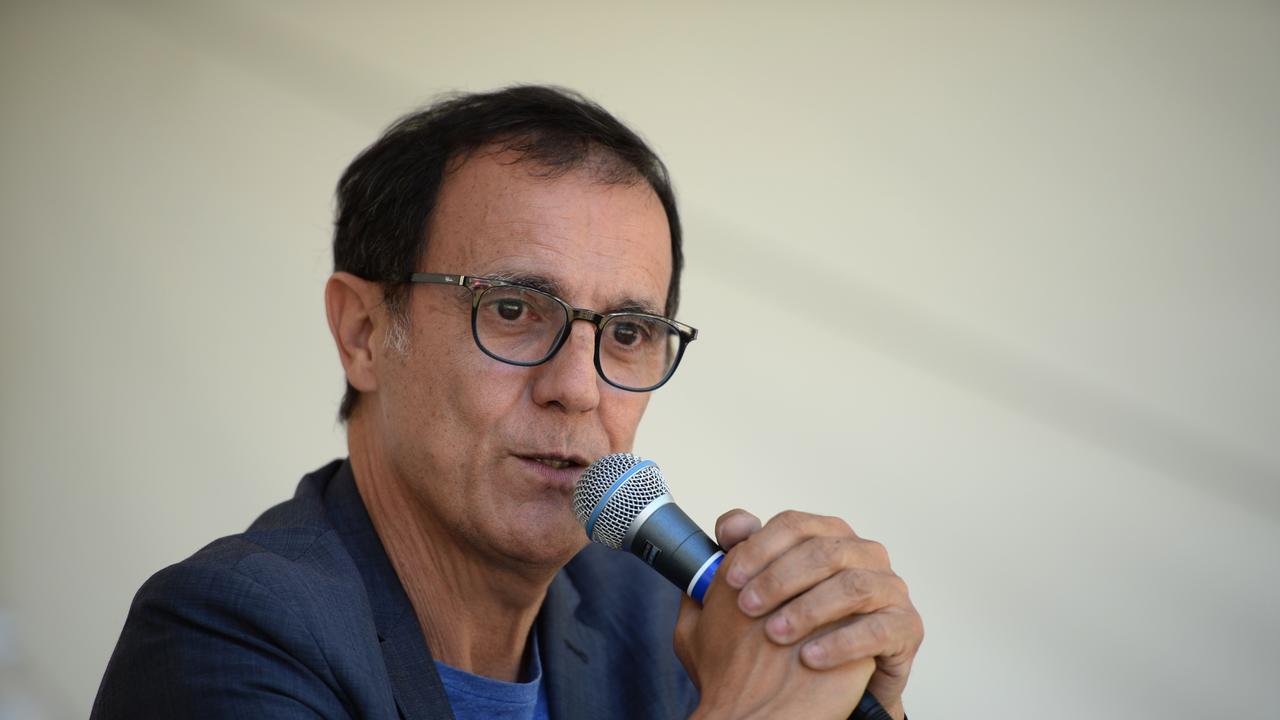 Thierry Beccaro se confie sans fard sur son passé d'enfant maltraité