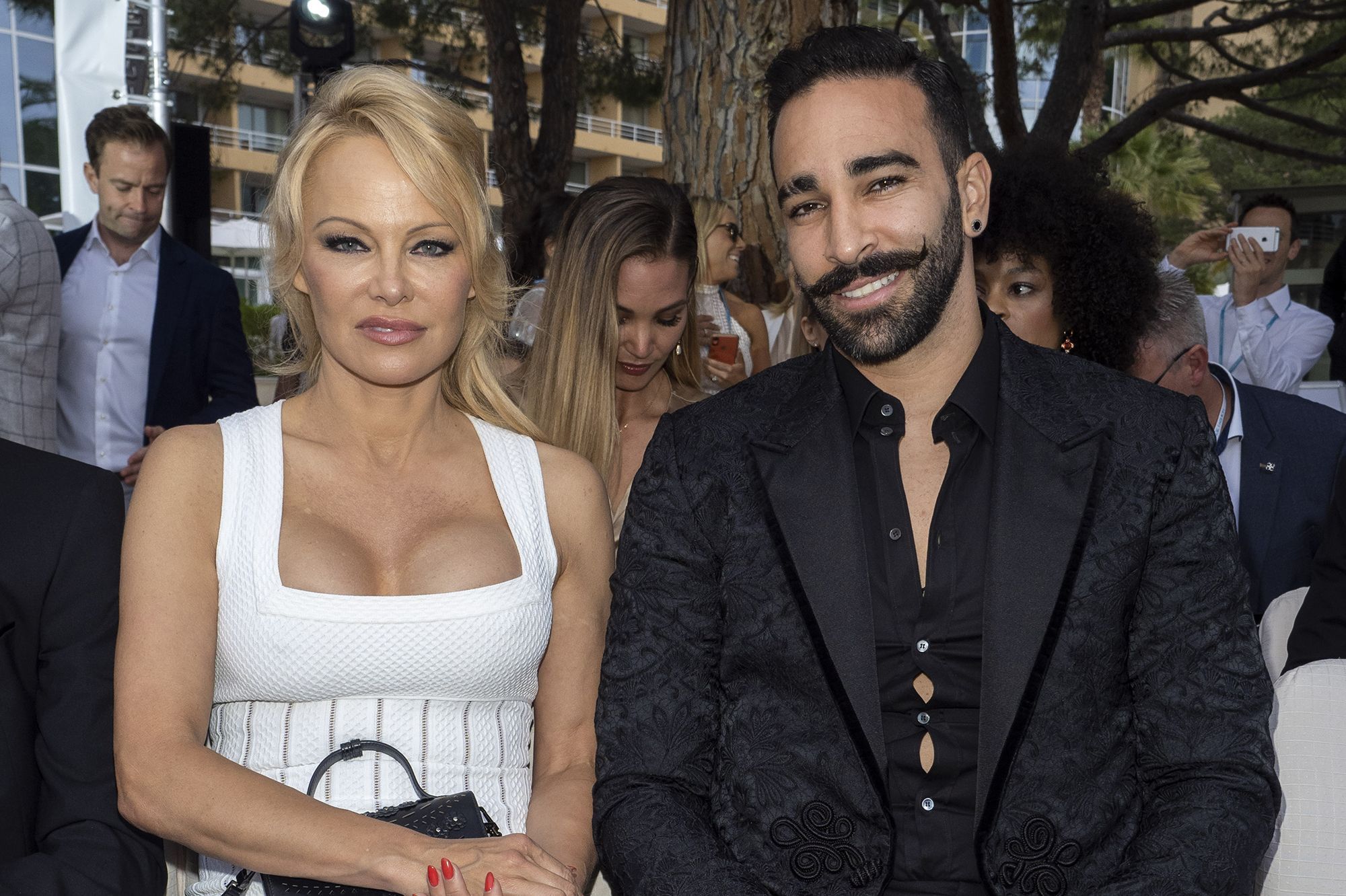 Adil Rami jaloux maladif ? Un ancien candidat de DALS balance !