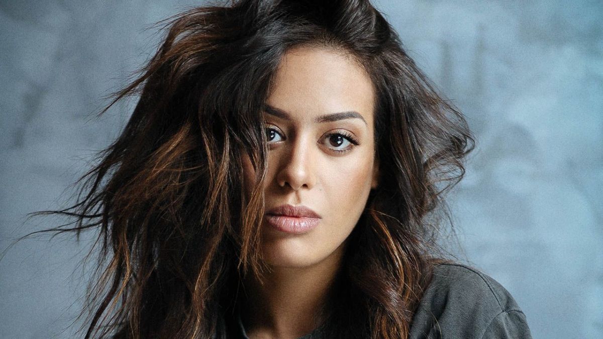 Amel Bent se confie sur l'éducation de ses filles : "Chez moi, ce n'est pas une bataille des genres"