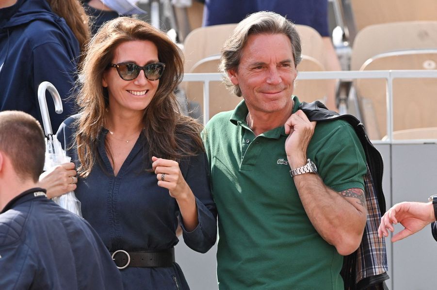 Roland-Garros : Anne-Claire Coudray et son compagnon amoureux en tribunes