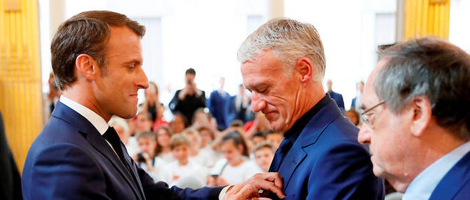 Football : Emmanuel Macron a remis la Légion d’honneur aux Bleus champions du monde