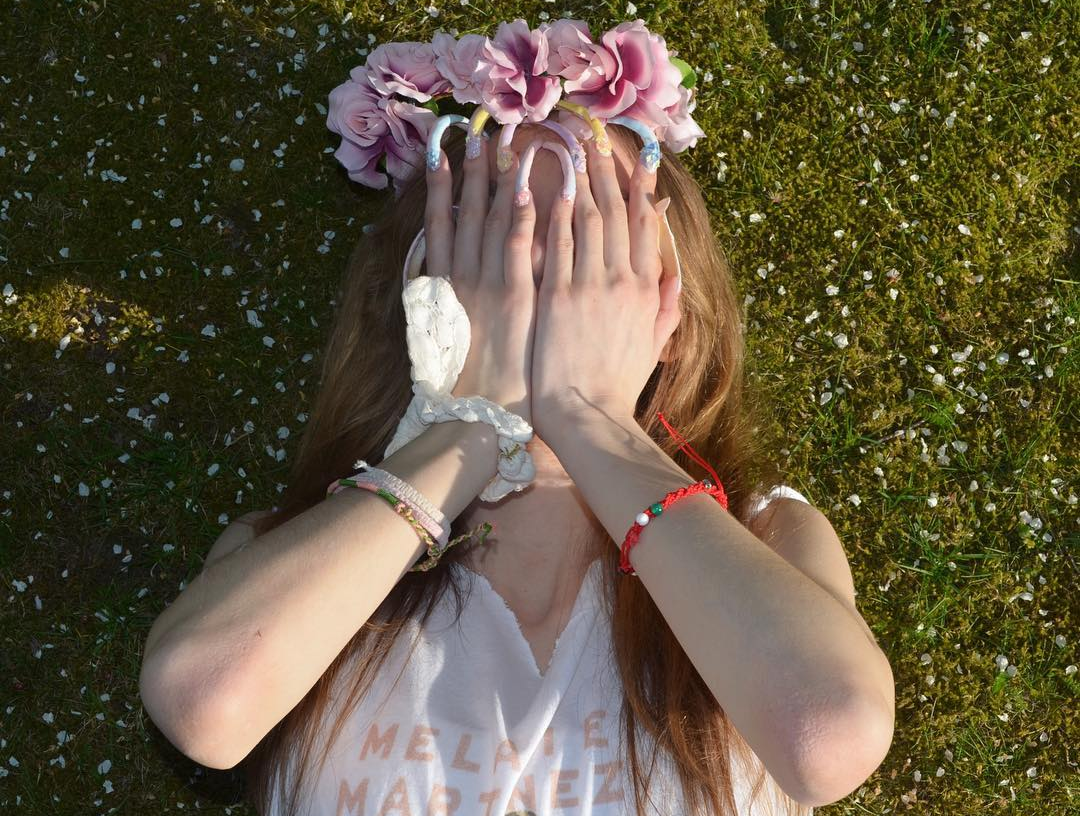 Cette jeune femme n’a pas coupé ses ongles pendant trois ans