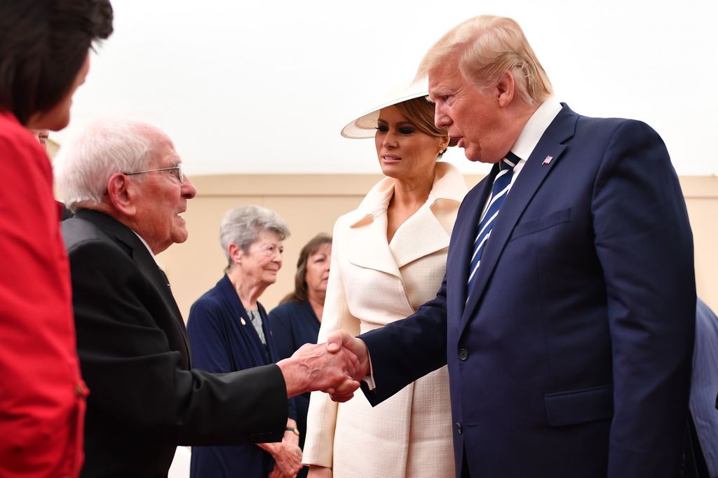 Donald Trump : Quand un vétéran drague Melania... sous ses yeux !