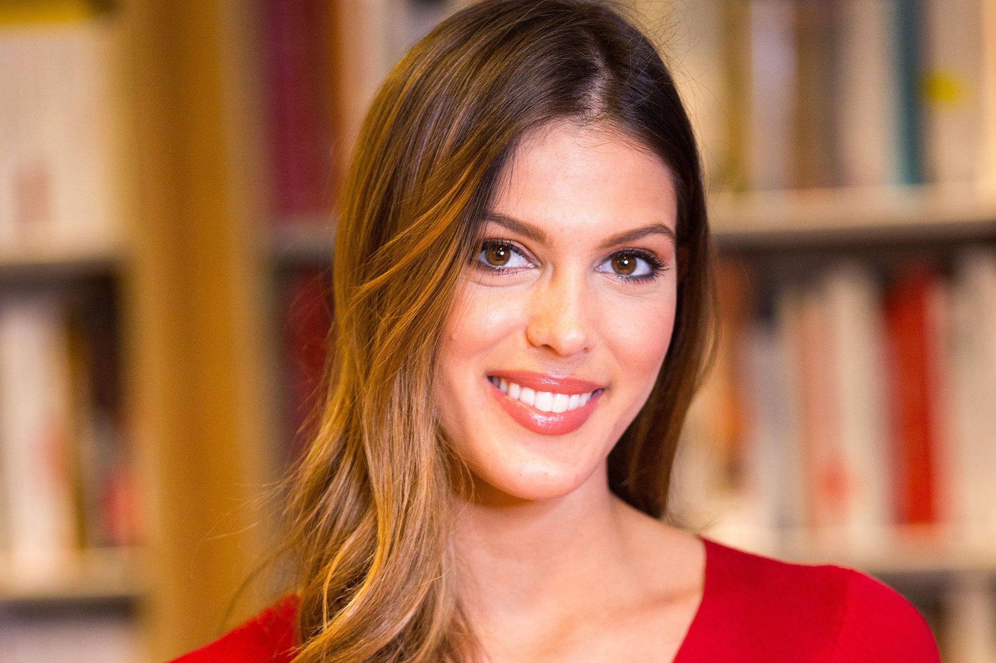 Iris Mittenaere sur Tinder ? Elle s’explique !