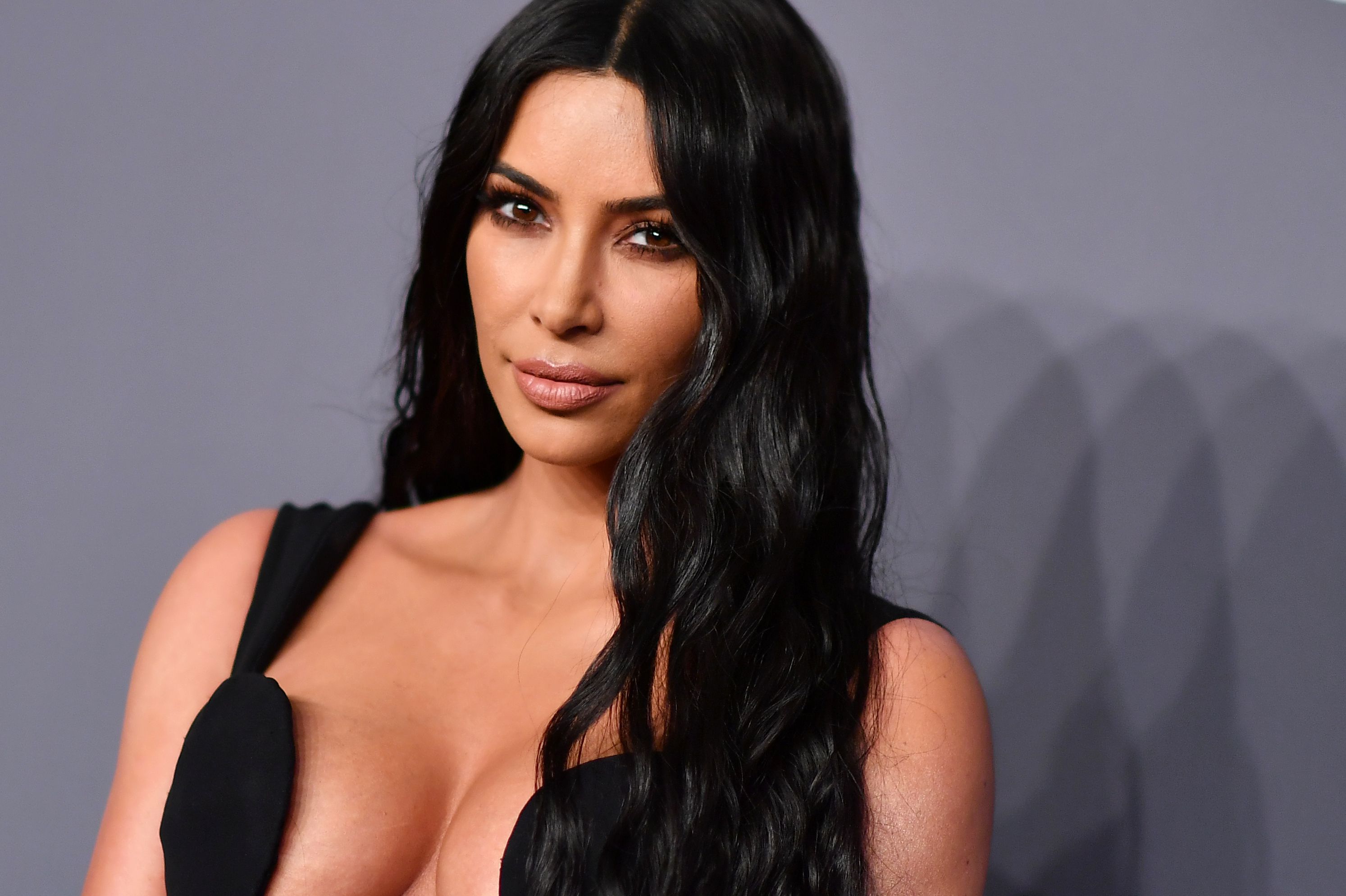 Kim Kardashian pose pour la première fois avec ses fils Saint et Psalm