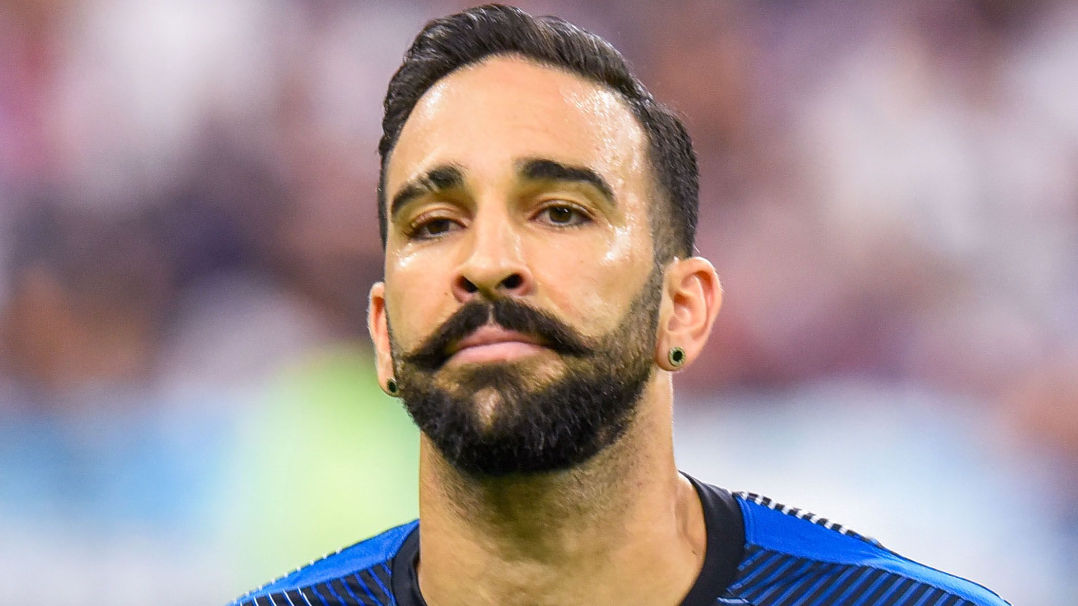 Adil Rami : Après sa rupture avec Pamela Anderson, les ennuis continuent pour le footballeur