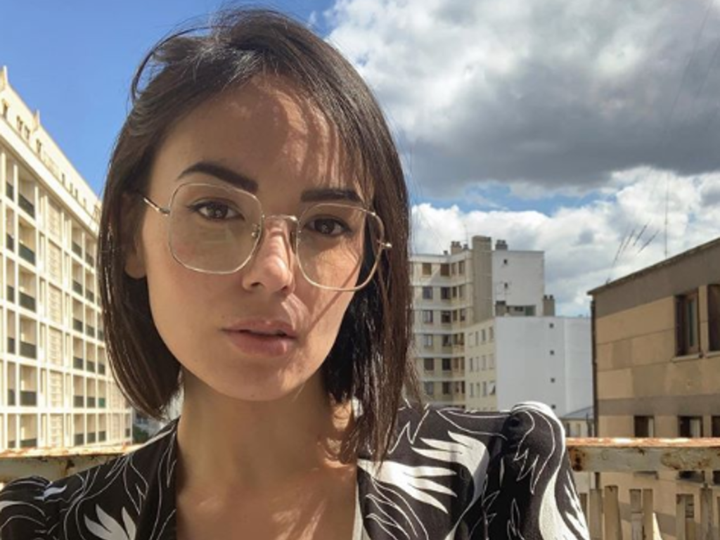 Agathe Auproux en vacances en Martinique se dévoile en bikini blanc