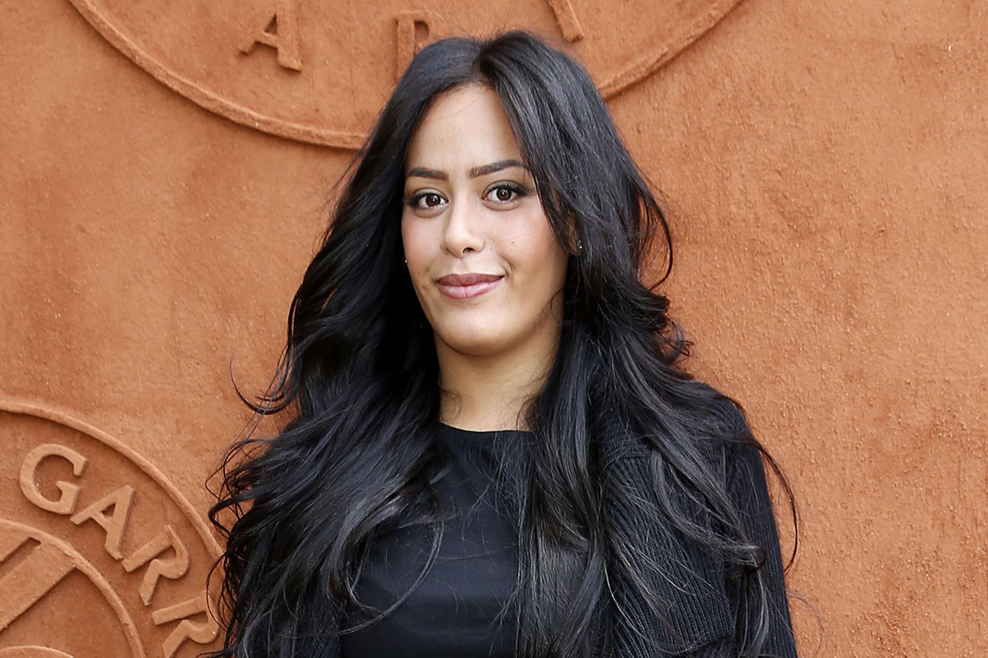 Amel Bent en vacances en famille : Elle dévoile un adorable cliché avec ses filles