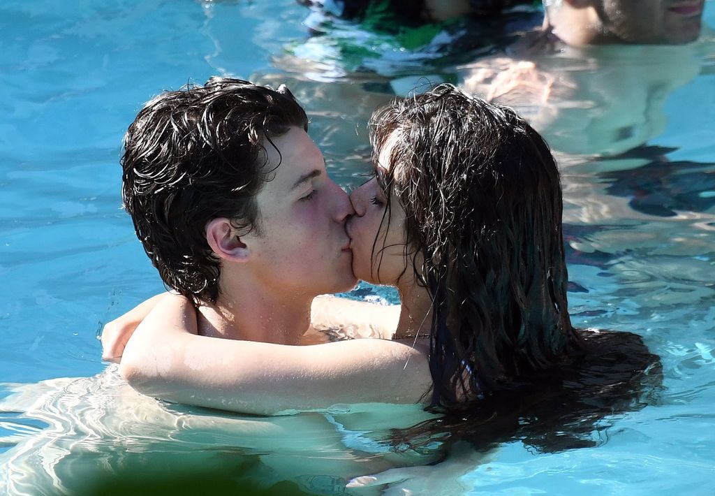 Quand Shawn Mendes et Camila Cabello s'échangent des baisers ultra caliente