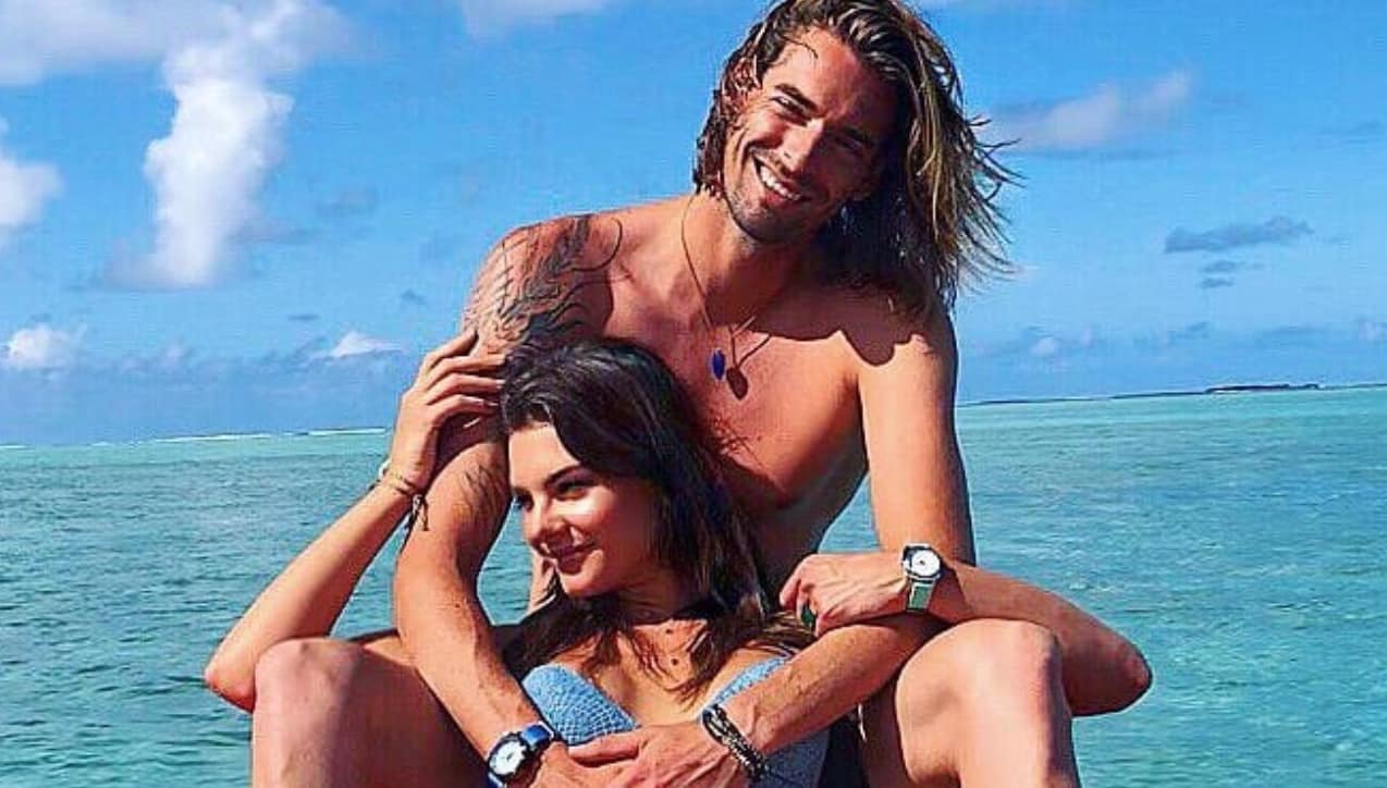 Camille Lacourt en couple avec la sublime Alice Detollenaere : Ce détail qui complexe sa chérie !