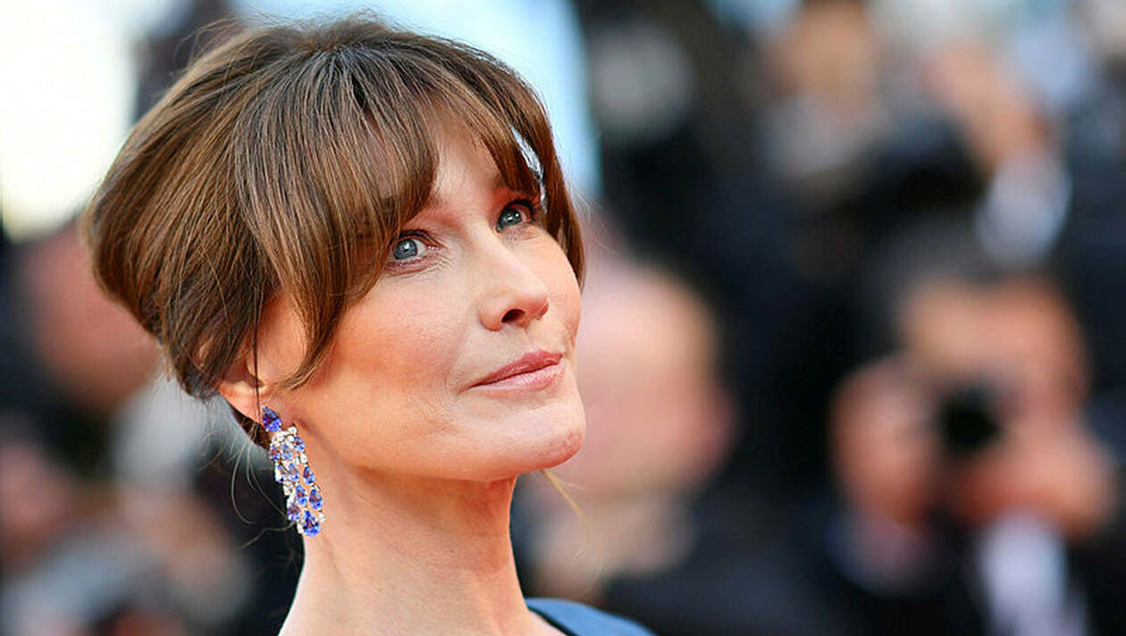 Carla Bruni rend un émouvant hommage à Marie Trintignant