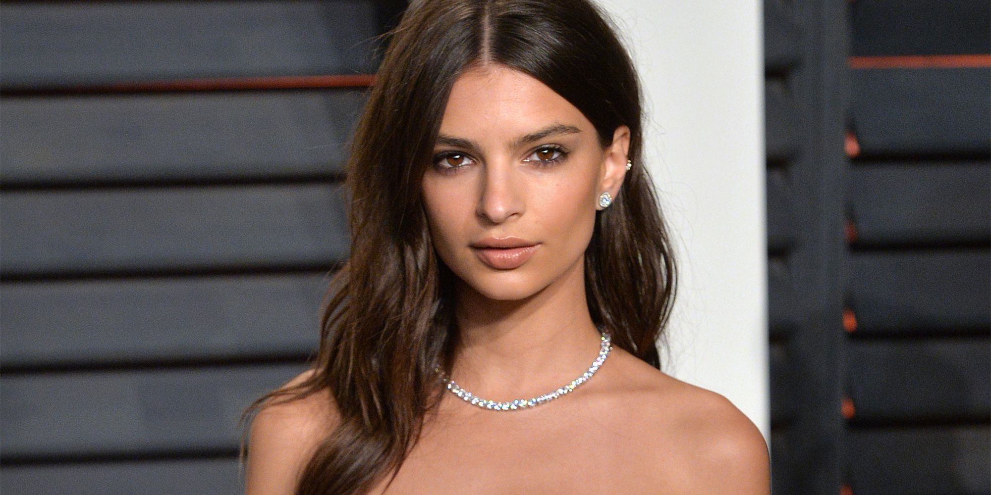 Emily Ratajkowski en a marre qu'on la traite de bimbo !