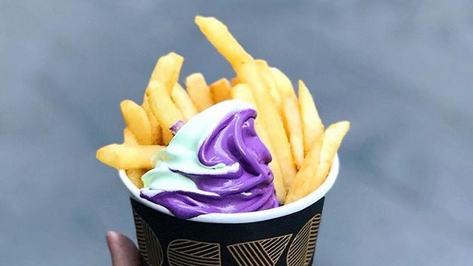 Glaces et frites, l'étrange mélange qui cartonne