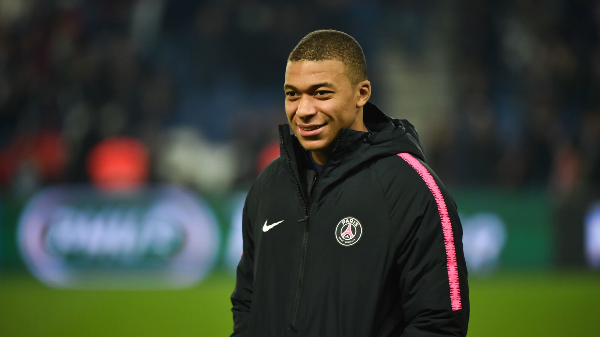 Kylian Mbappé : Son geste génial pour un jeune fan !