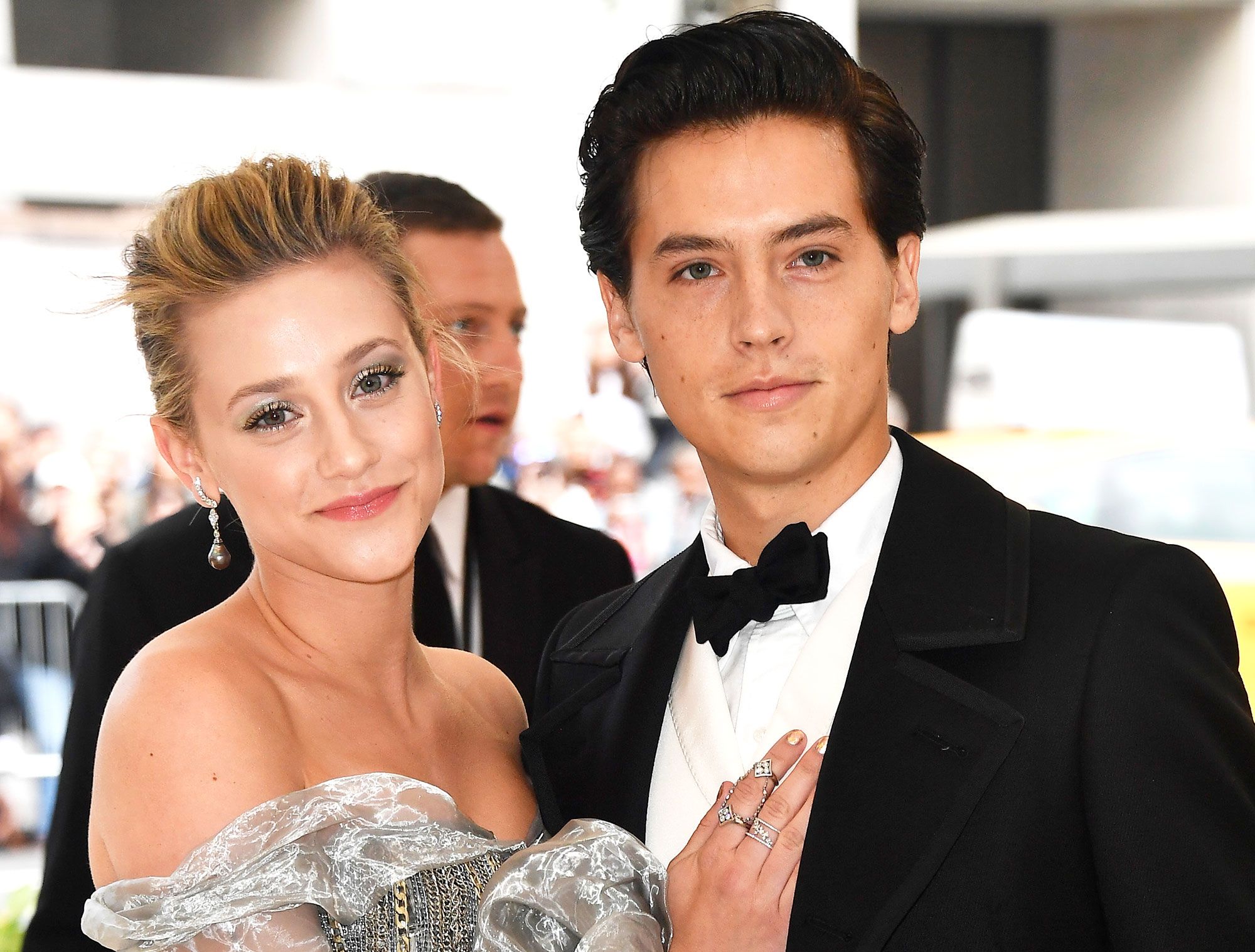 Lili Reinhart et Cole Sprouse séparés ? Le couple dément !