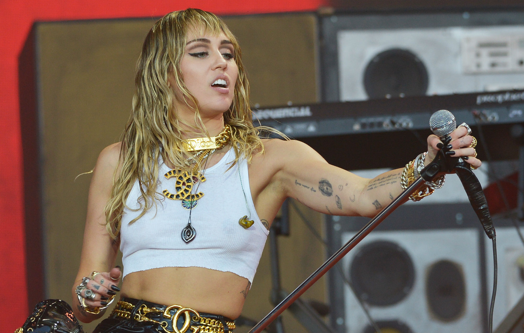 Miley Cyrus enceinte ? Ce cliché qui met fin aux rumeurs !