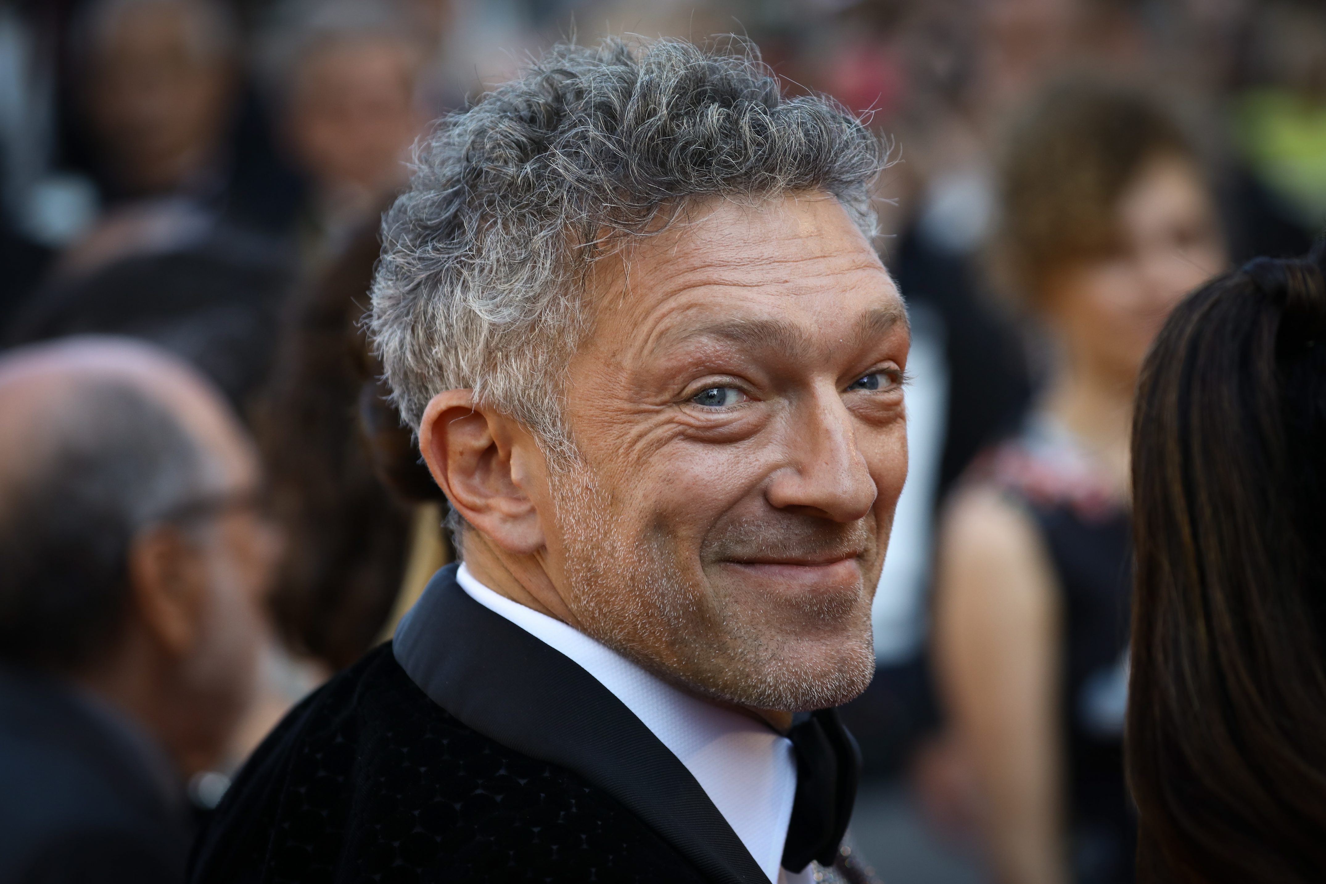 Vincent Cassel partage un tendre cliché de lui et ses deux grandes filles