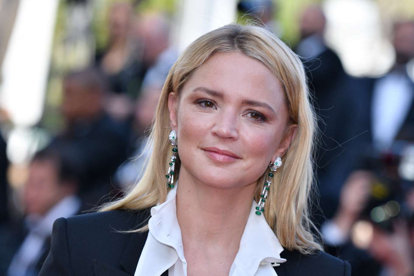 Virginie Efira revient sur ses débuts et son image sulfureuse : « Je me suis calmée »