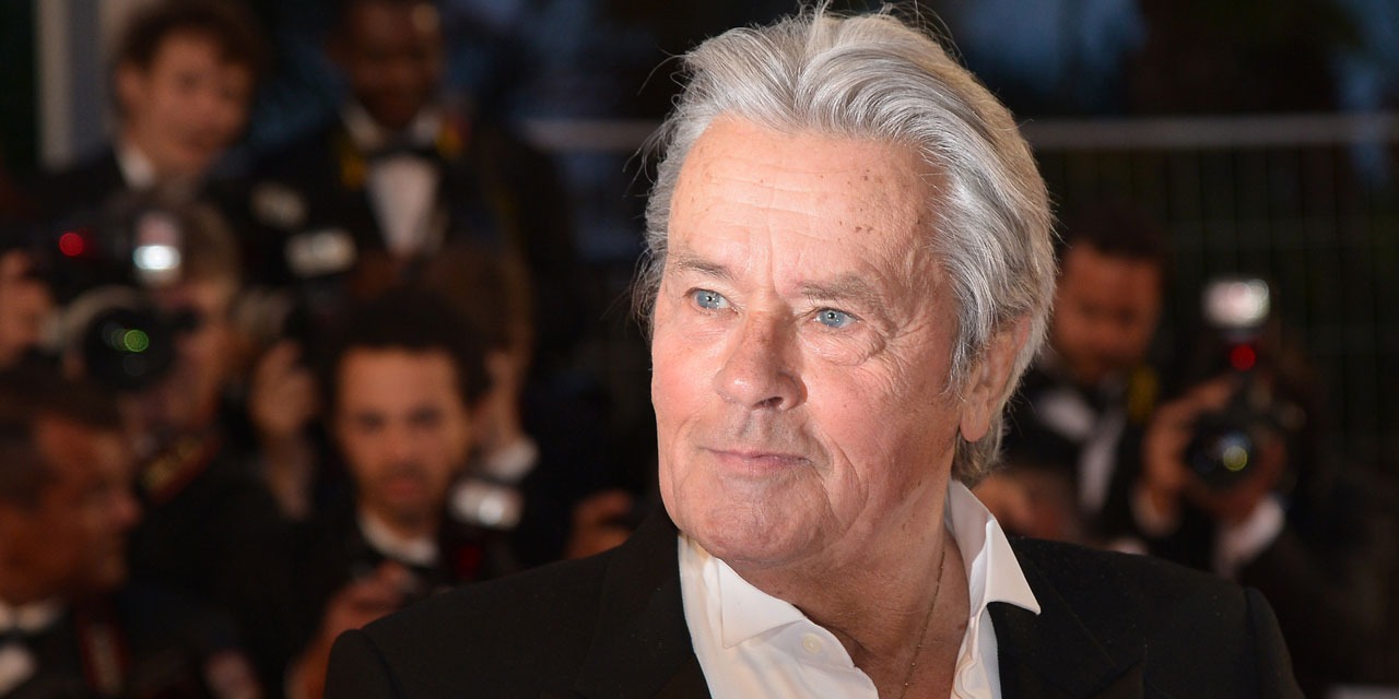 Alain Delon hospitalisé : Tensions entre ses enfants ?