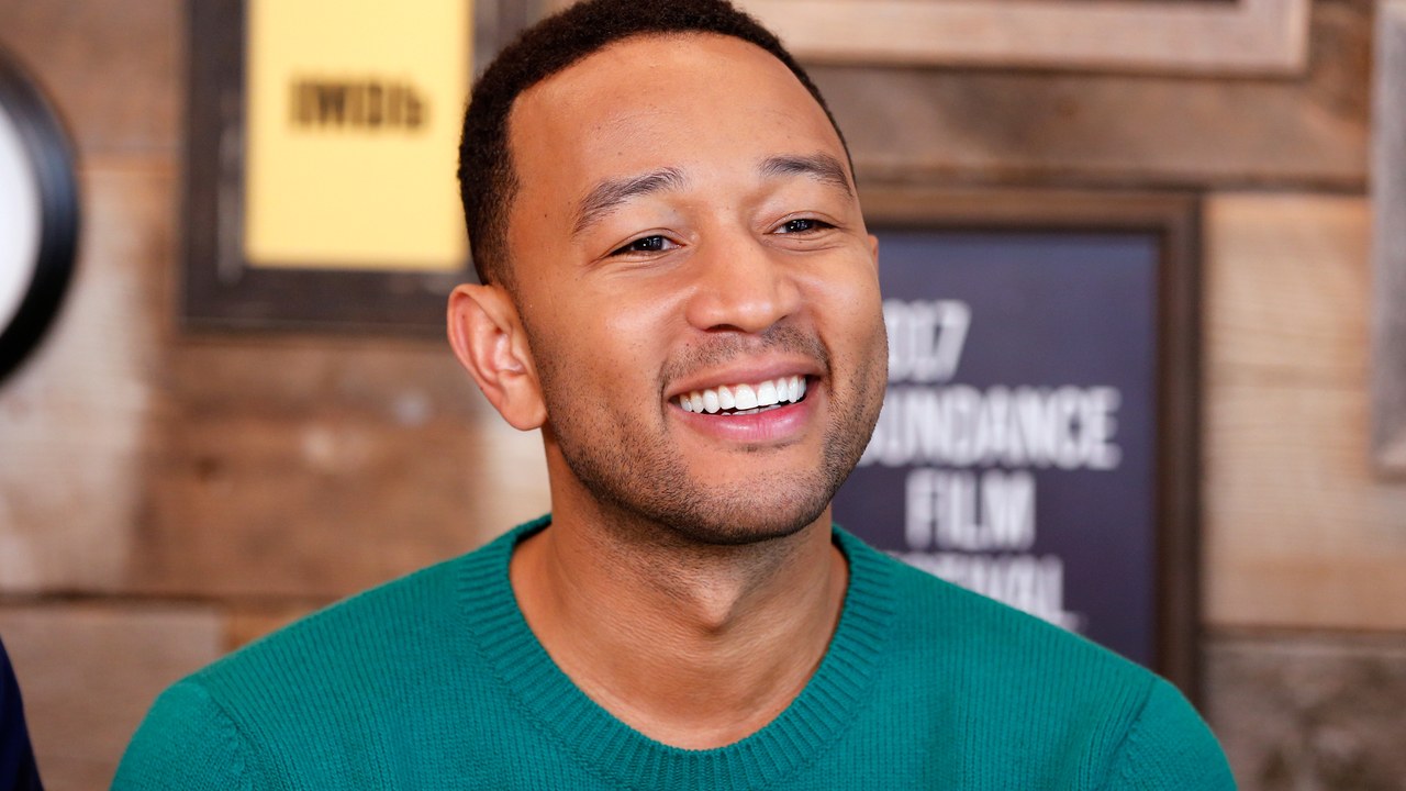 John Legend insulte Donald Trump et réclame sa démission !