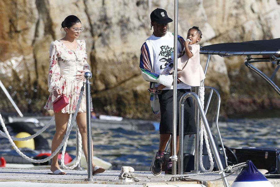 Kylie Jenner en escapade à Antibes avec Stormi et Travis Scott !