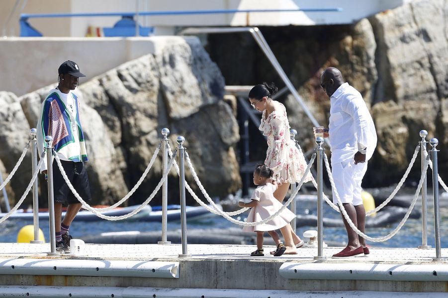 Kylie Jenner en escapade à Antibes avec Stormi et Travis Scott !