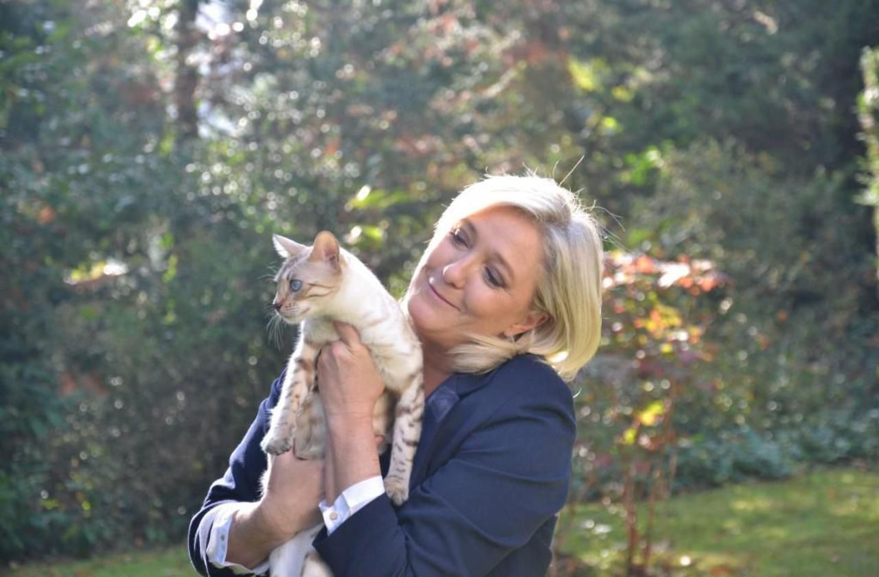 Marine Le Pen en colère contre Air France... à cause de son chat