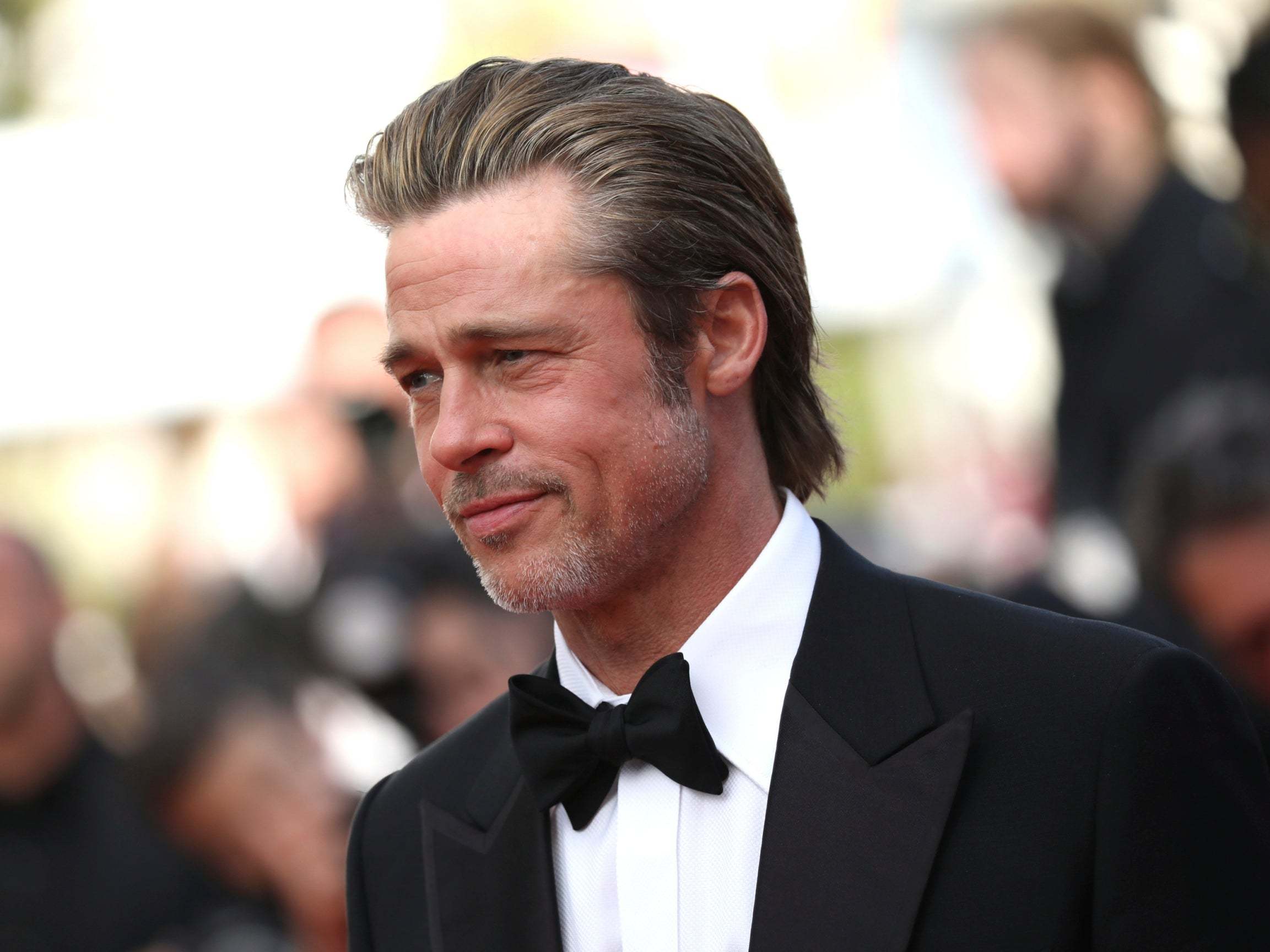 Brad Pitt : Nouvel adepte des messes dominicales de Kanye West !