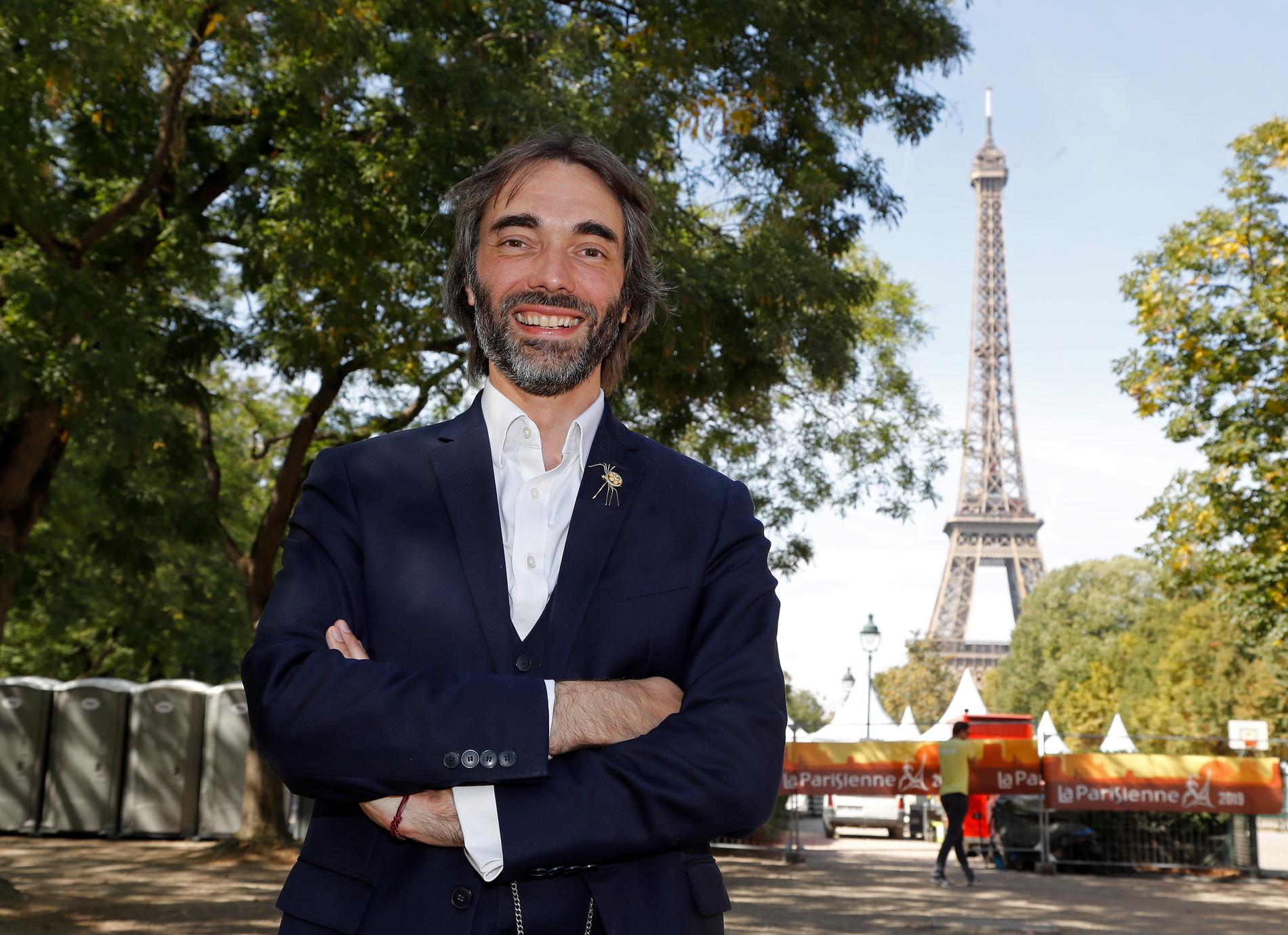 Cédric Villani se lance dans un jerk endiablé et fait le bonheur des internautes