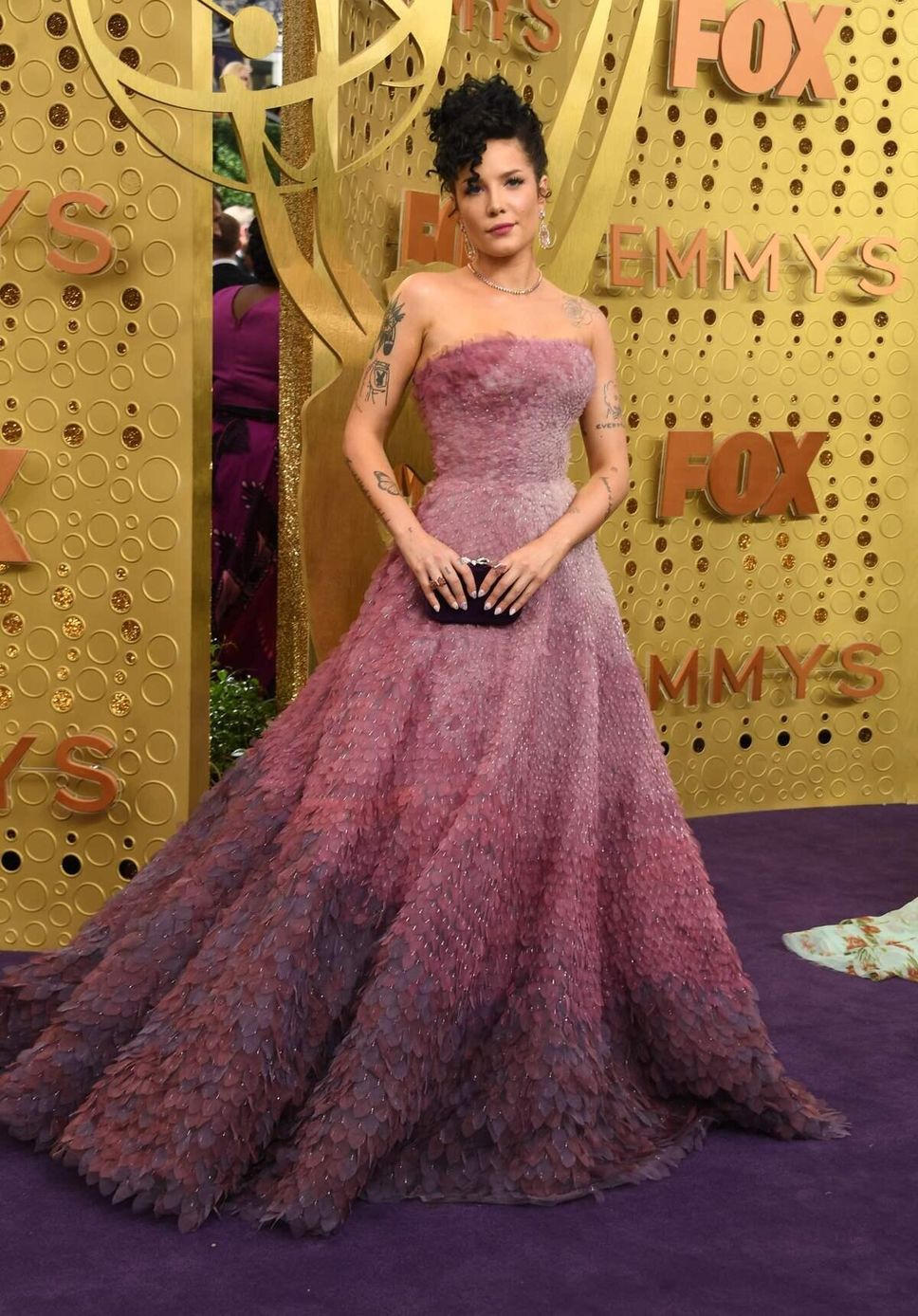 Emmy Awards : Emilia Clarke, Sophie Turner, Zendaya... découvrez les plus belles robes du tapis rouge