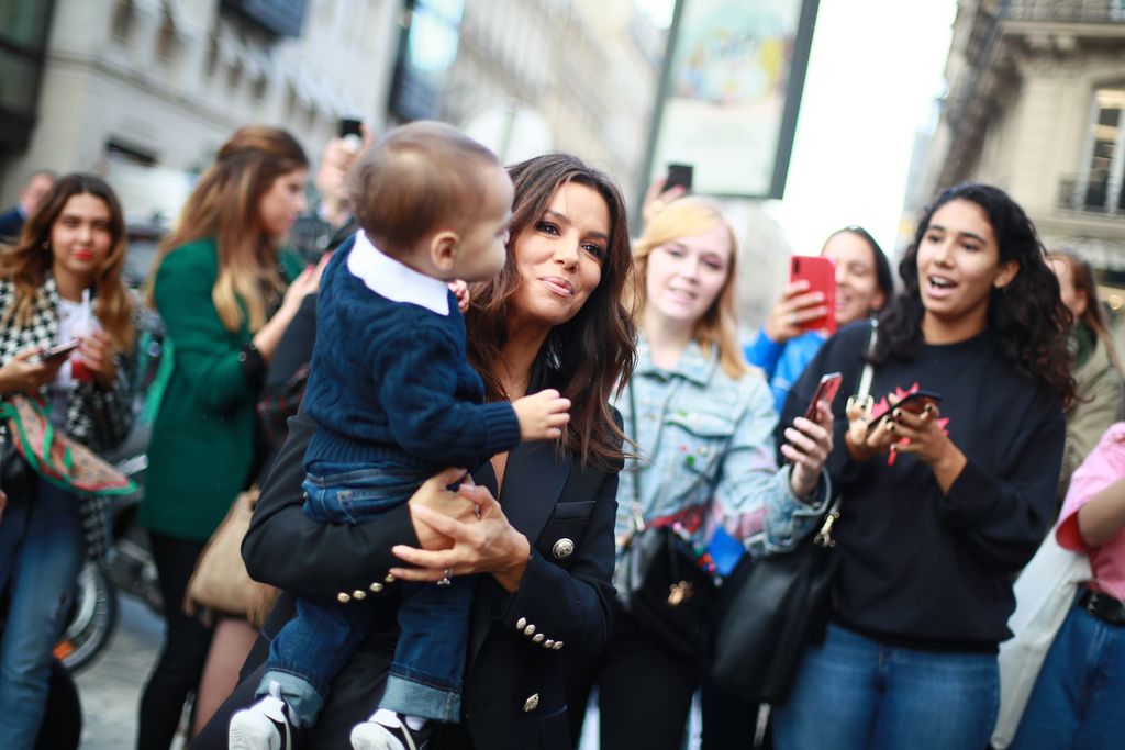 Quand le fils d'Eva Longoria charme tout le monde à la Fashion Week !