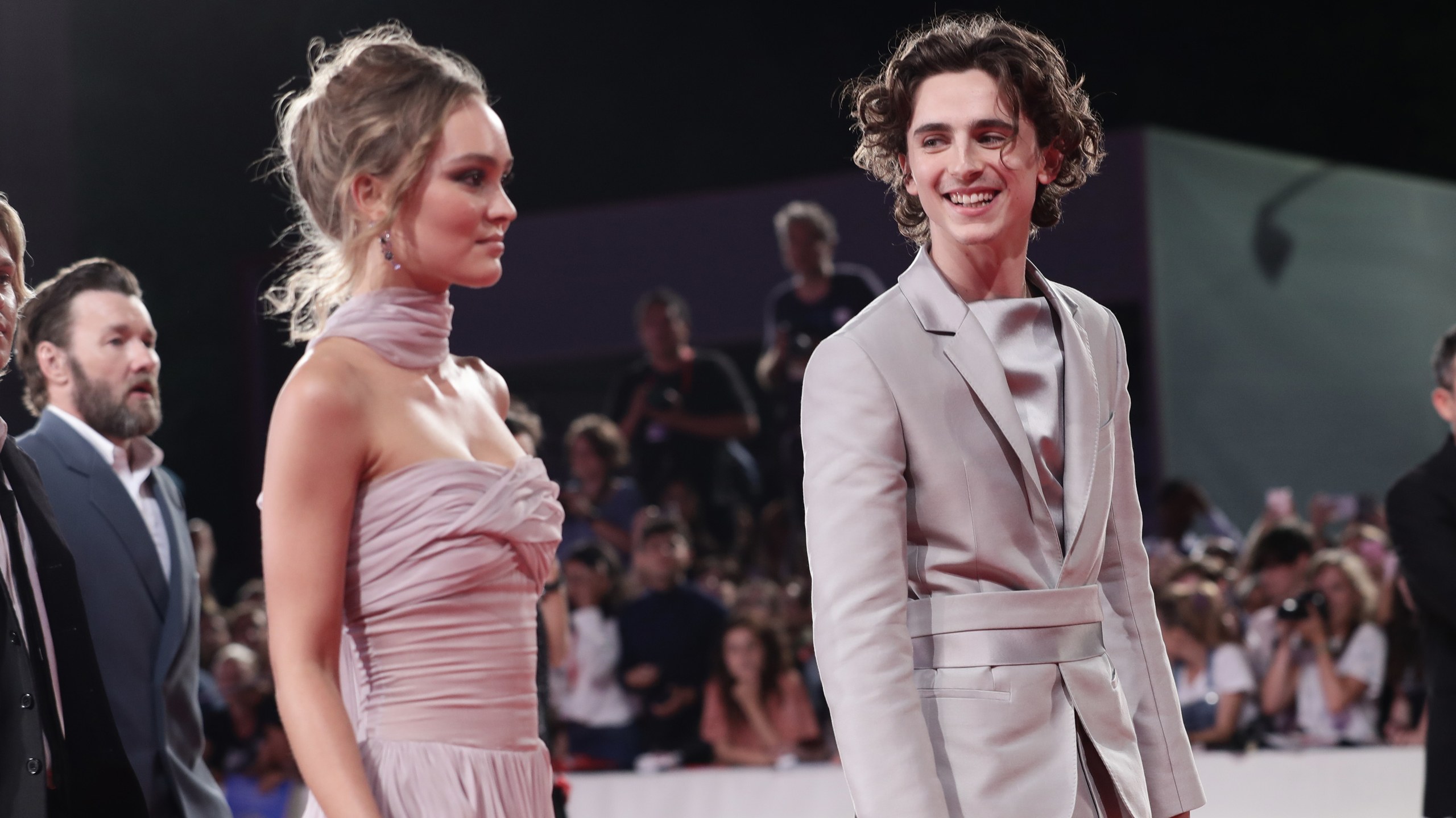 Lily-Rose Depp et Timothée Chalamet en couple : Ils ne se cachent plus !