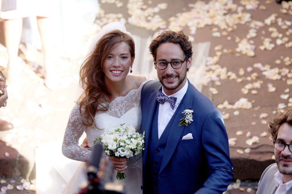Emilie Broussouloux & Thomas Hollande fêtent 1 an de mariage : découvrez des photos inédites de la cérémonie