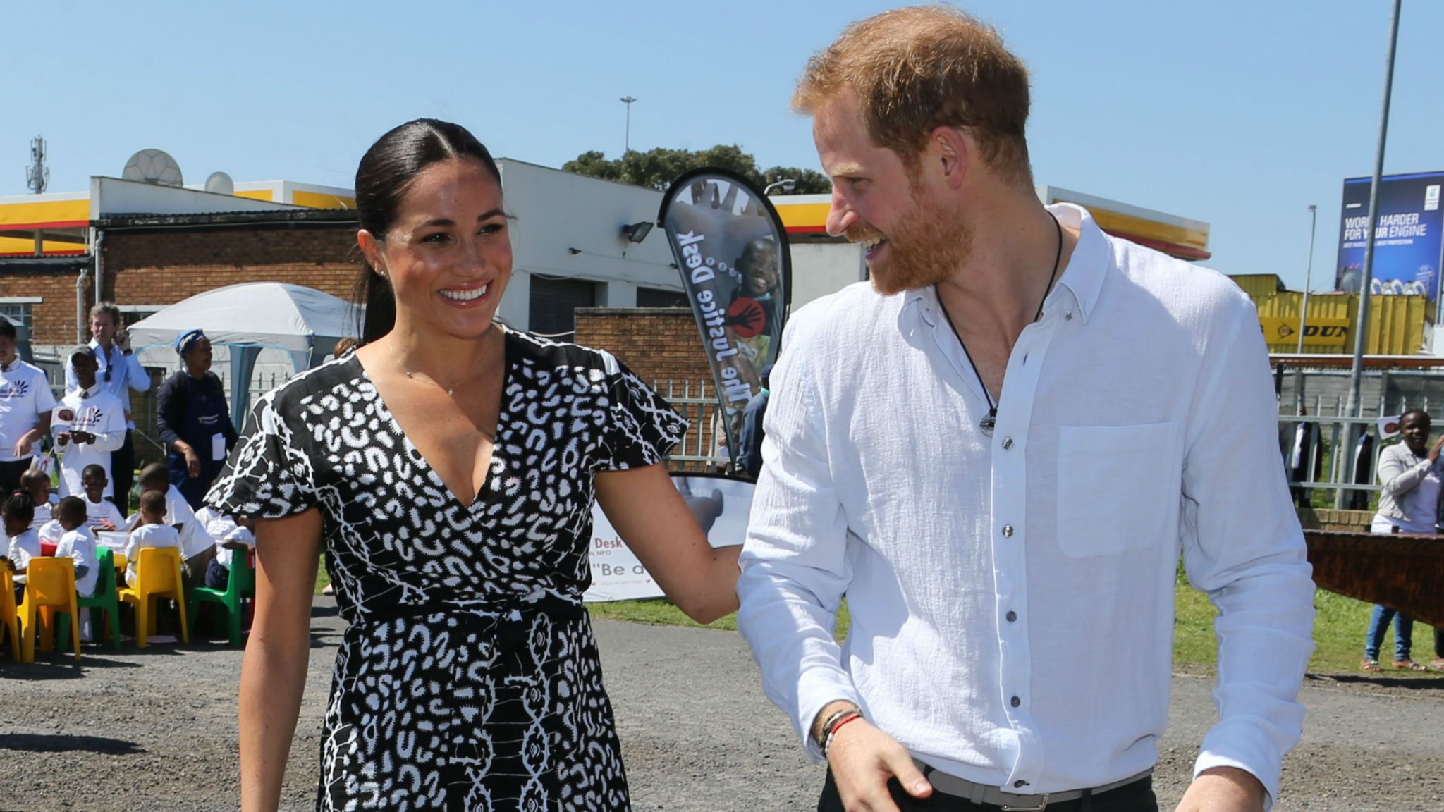 Meghan Markle et le prince Harry en Afrique : Première sortie avec le petit Archie... et il a bien grandi !