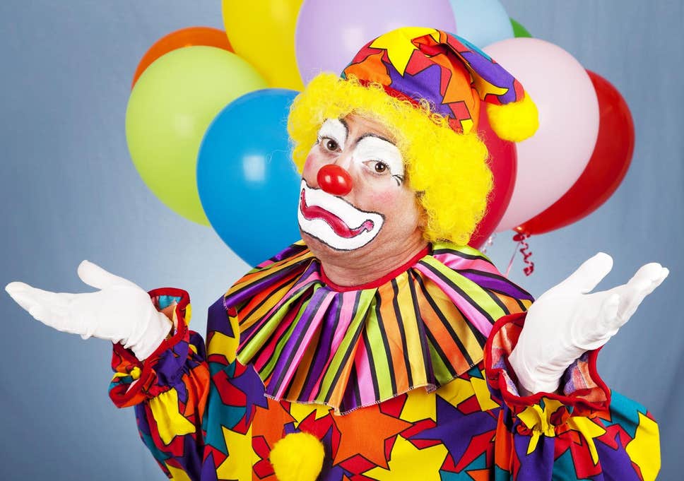 Un employé se pointe avec un clown lors de son entretien de licenciement