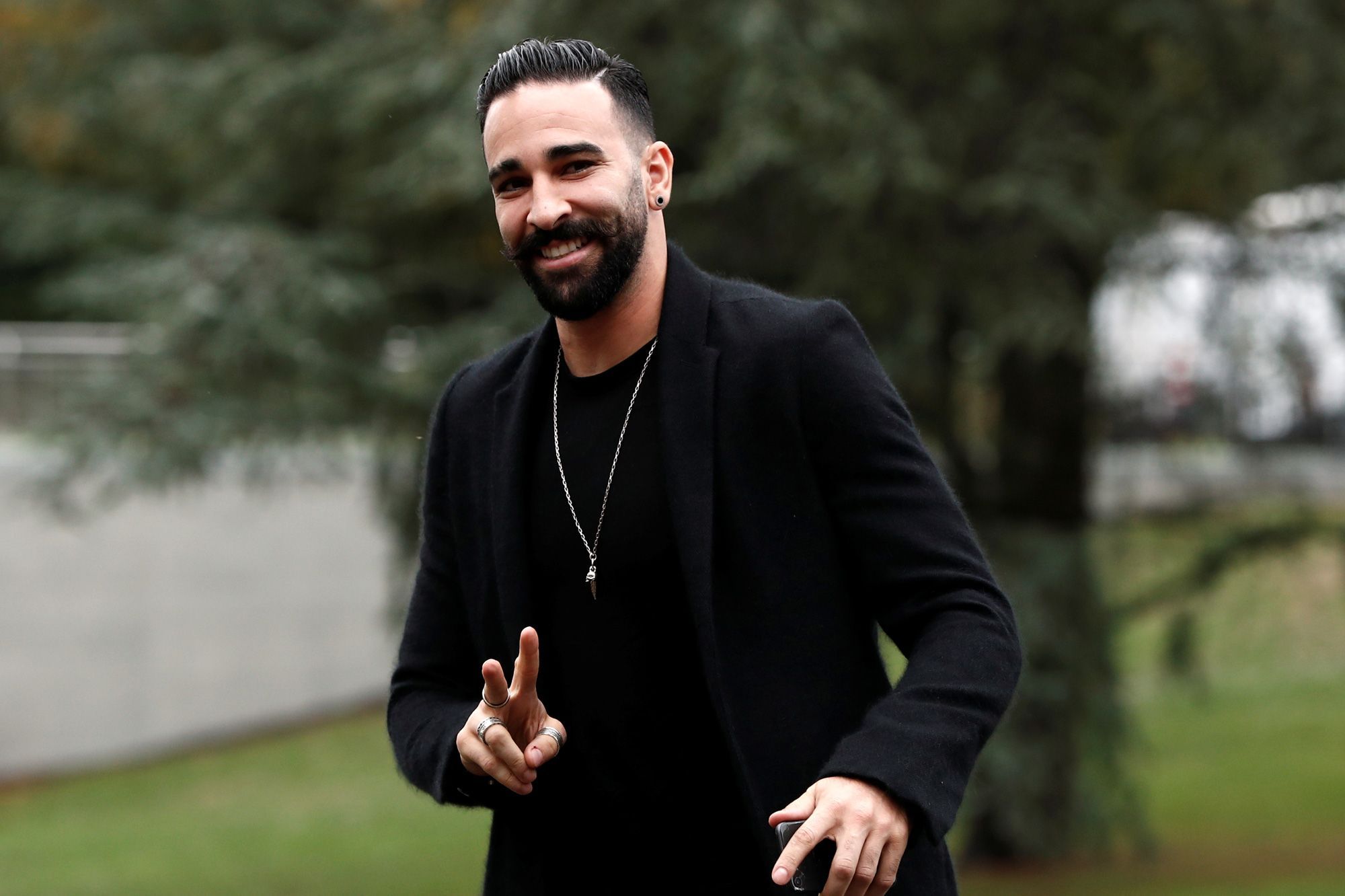 Adil Rami : Sa nouvelle conquête balance sur leur premier rendez-vous !