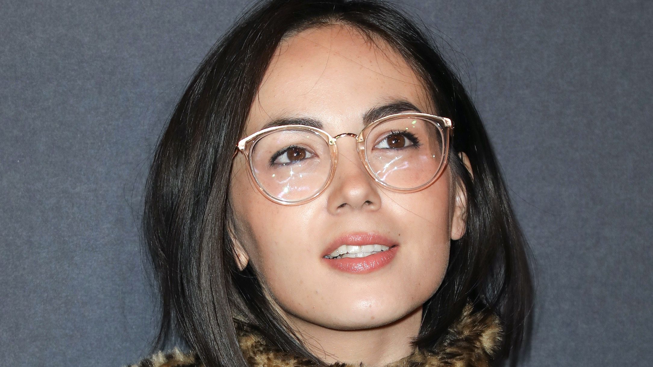 Agathe Auproux danse en toute petite tenue face à son miroir