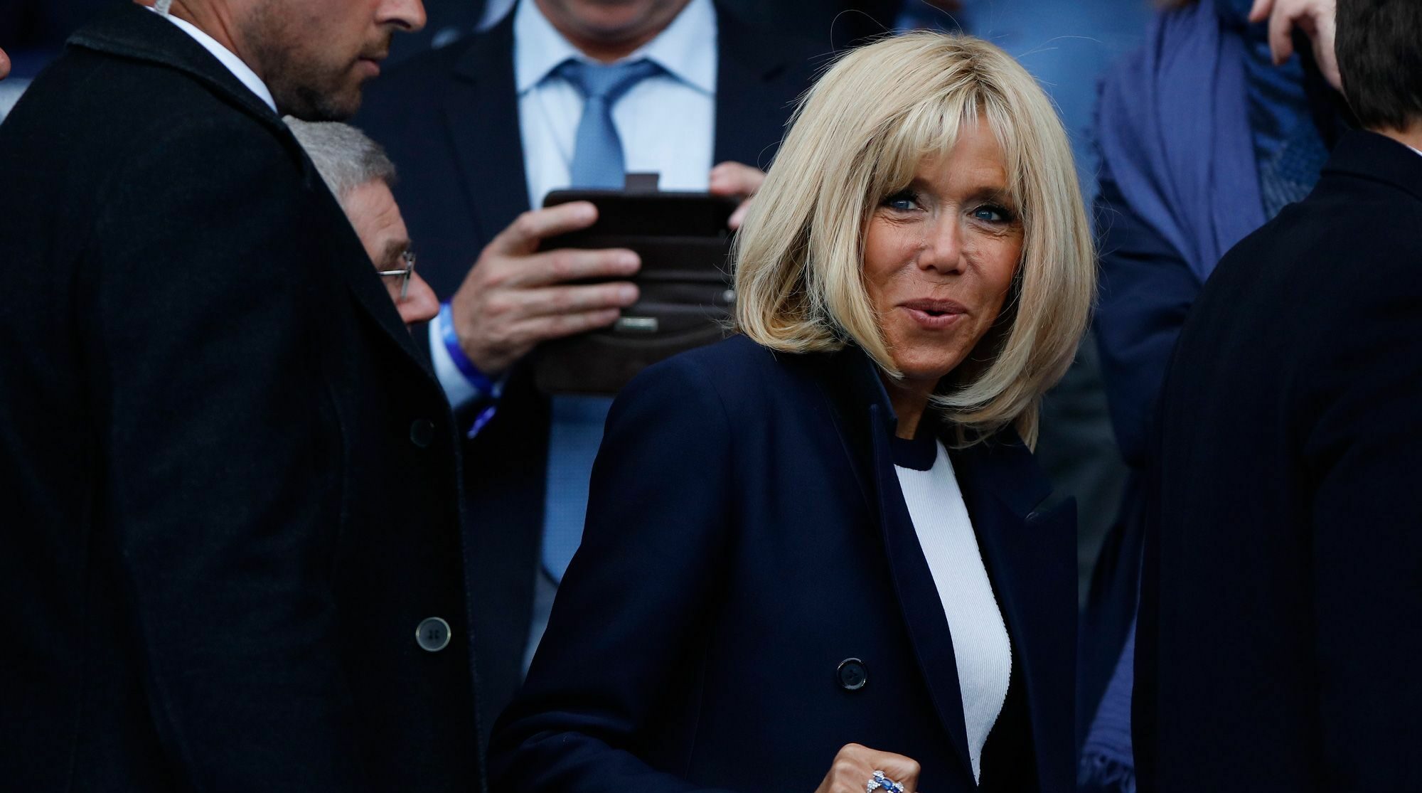 Brigitte Macron : Son improbable selfie avec un champion du monde de football