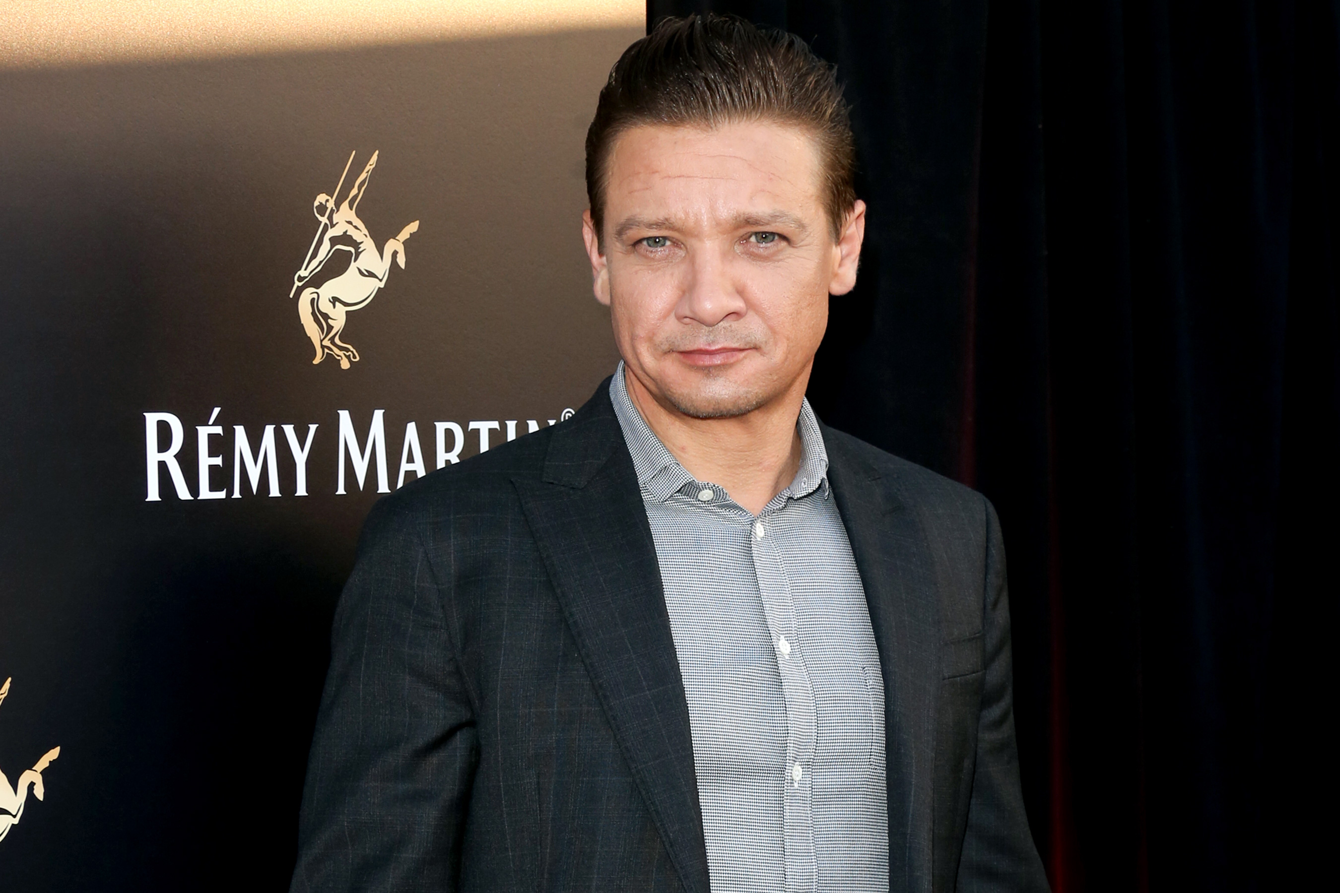 Jeremy Renner : L'acteur accusé de tentative de meurtre par son ex-femme